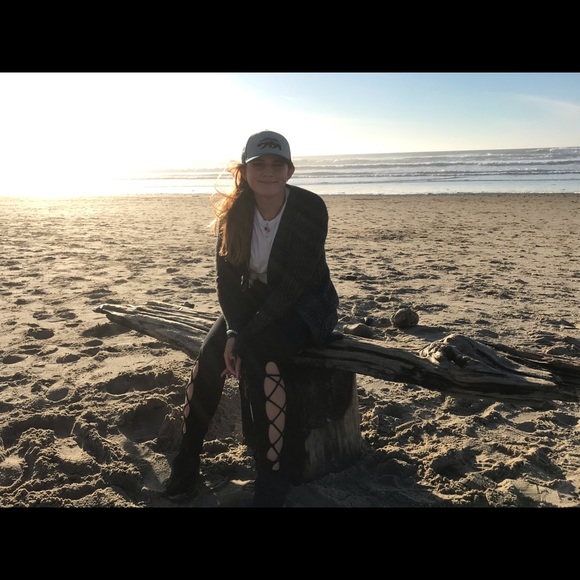 Meet your Posher, Haleigh - Picture 1 of 1